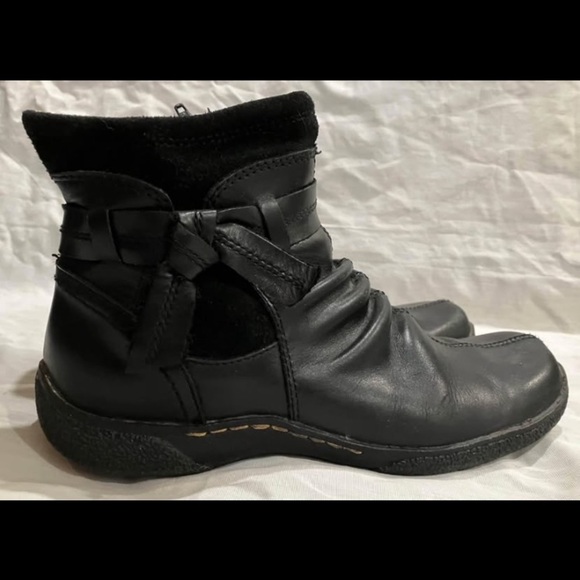 Women’s size 7 1/2 Roberto Vianni leather ankle boots - Picture 6 of 9